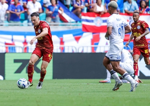 Em duelo com dois expulsos, Bahia vence o Vasco no Brasileirão