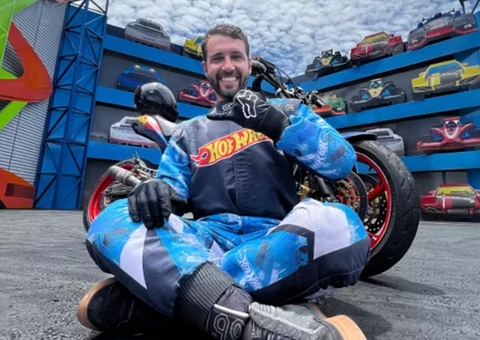 Piloto de moto morre durante show radical no Beto Carrero World