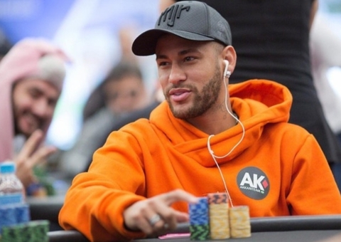 Neymar fatura R$ 70 mil e é 14º em torneio pôquer festivo com seu nome