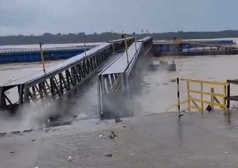 Balsa colide com porto de Borba, no Amazonas; vídeo