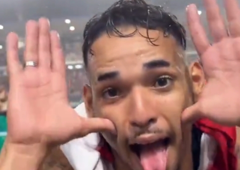 Meia do CRB faz careta e zomba Neymar após eliminar o Santos