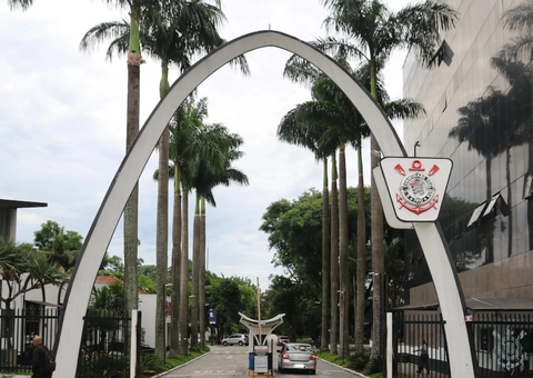 Parque São Jorge é alvo de protestos em pichações