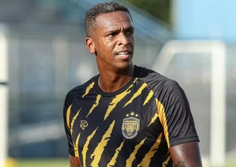 Jô rescinde com o Amazonas após oito meses de clube, seis gols e prisão