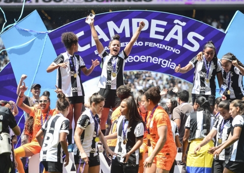 Corinthians tenta renovar com campeãs, mas sucesso olímpico atiça mercado