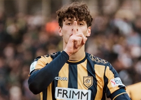 Gol do bisneto de Mussolini gera saudações fascistas em jogo na Itália