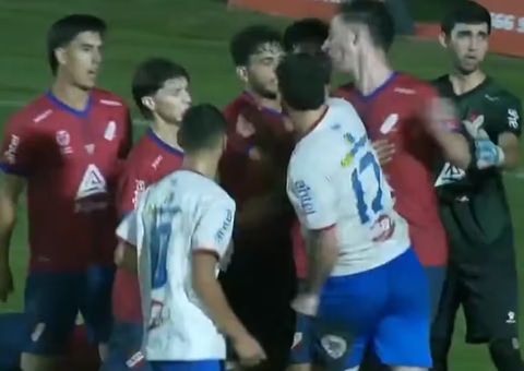 Jogador nocauteia adversário em discussão no Uruguai; vídeo