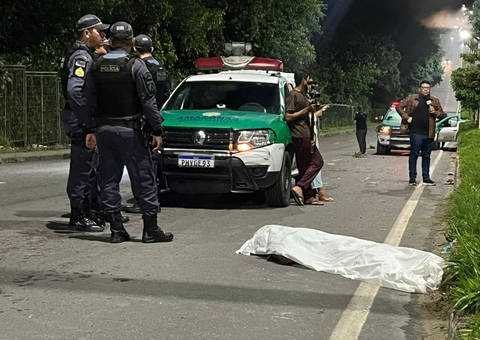 Homem morre atropelado ao sair correndo de área de mata no Musa