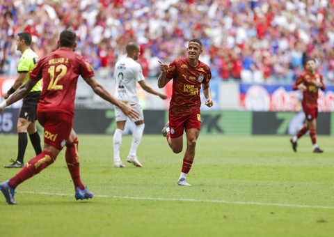 Sob olhar de Vojvoda, Santos perde do Bahia e segue ameaçado pelo Z4 do Brasileirão