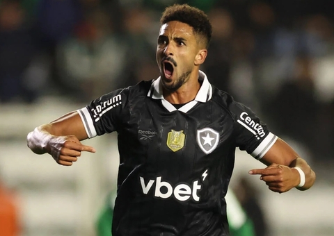Estreante espanhol marca dois e Botafogo vira sobre o Juventude no Brasileirão