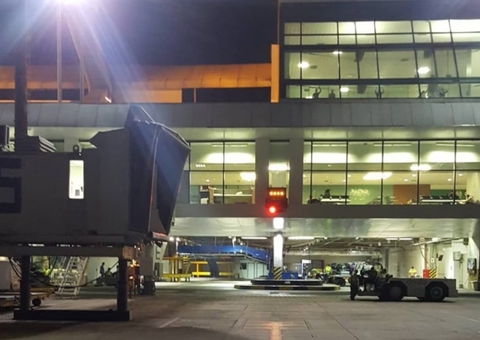 EUA enviarão novo avião para deportados após falha de voo em Manaus