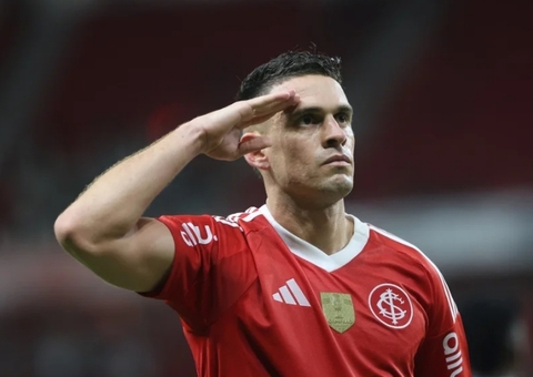 Internacional faz 4 a 2 e derrota o Grêmio em virada
