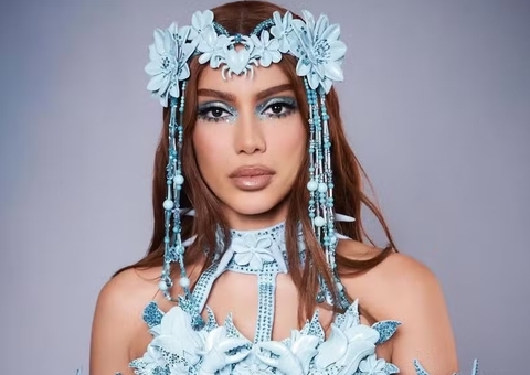 Anitta reage a relatos de fãs e "amaldiçoa" quem rouba durante seus shows; vídeo