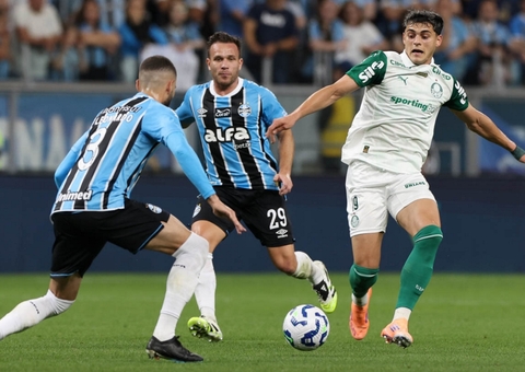 Palmeiras leva virada do Grêmio e perde chance de se aproximar da liderança