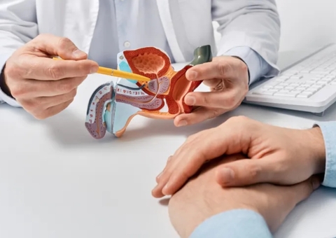 Cirurgia robótica reduz riscos de sequelas do câncer de próstata; entenda