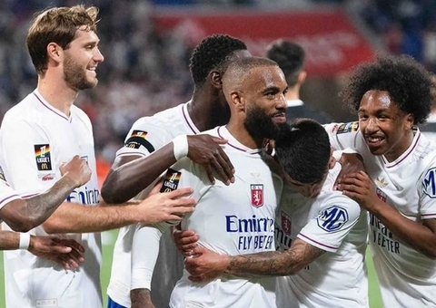 Lyon, de John Textor, é rebaixado na França por problemas financeiros