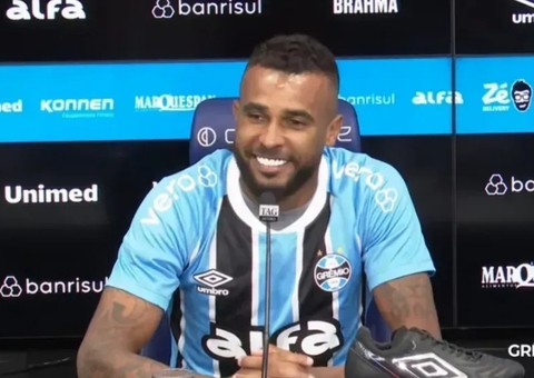 Alex Santana é apresentado no Grêmio e explica saída do Corinthians