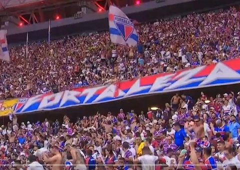 Fortaleza vence Corinthians e assume a liderança do Brasileirão