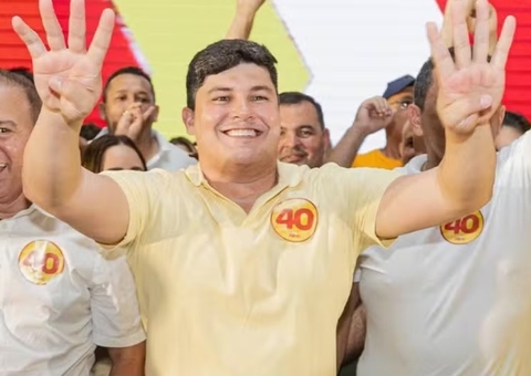 Filho de prefeito cassado por ligação com facção é eleito em cidade do Ceará