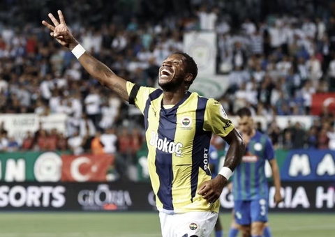 Atlético-MG tenta repatriar Fred, do Fenerbahçe