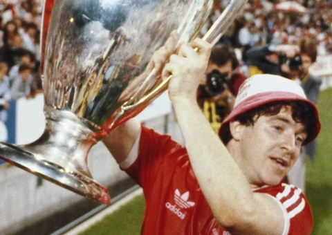 Bicampeão da Champions League, John Robertson morre aos 72 anos