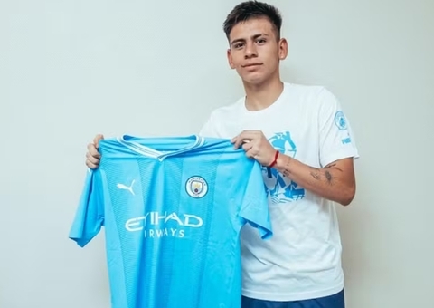 Joia da Argentina se apresenta ao Manchester City e pode estrear nesta semana