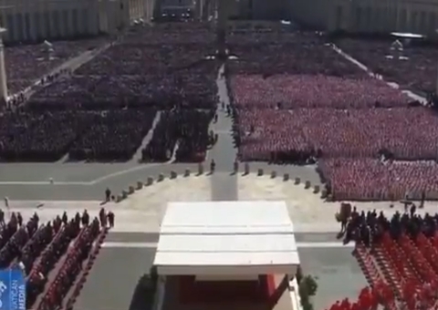 Funeral do Papa Francisco reúne centenas de milhares de fiéis e líderes mundiais no Vaticano