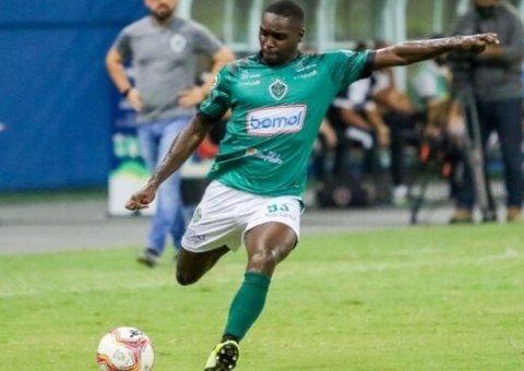 Manaus anuncia retorno do atacante Rodrigo Fumaça para Série D