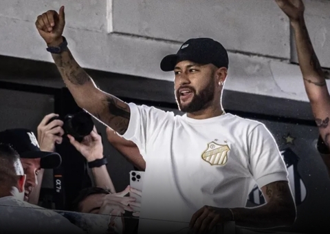 Neymar deve viajar ao Brasil nos próximos dias, diz jornalista