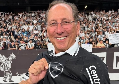 John Textor faz oferta bilionária para comprar clube da Premier League