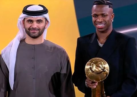 Vinicius Júnior é eleito o melhor do mundo no Globe Soccer Awards