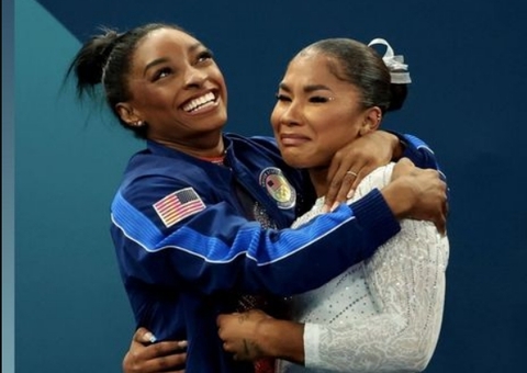 Biles pede justiça após compatriota perder medalha nas Olimpíadas de Paris