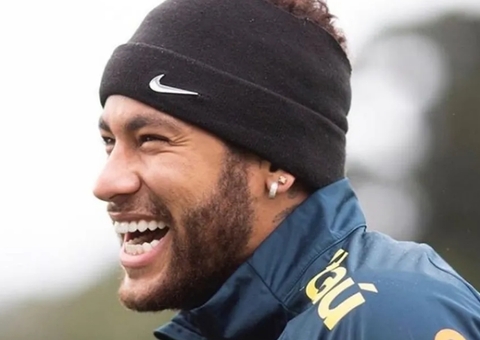 Neymar desmente que tentou voltar ao Barcelona