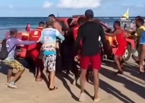 Casal de turistas é agredido em Porto de Galinhas após cobrança por cadeira