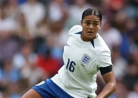 Polícia prende homem por ataques racistas contra jogadora da Inglaterra