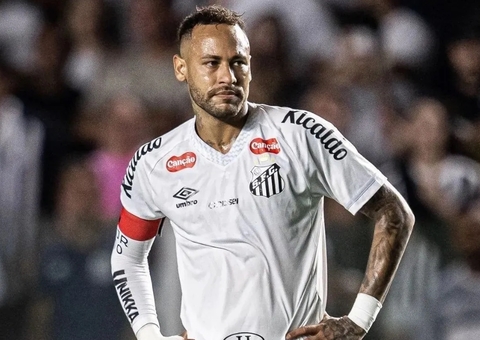 Neymar se junta a Memphis em reclamação contra gramado sintético