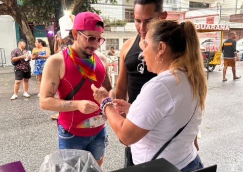 FVS reforça prevenção à saúde na Parada Gay em Manaus
