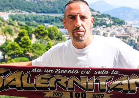 Terceiro em 2013, Ribéry faz postagem rindo da Bola de Ouro deste ano