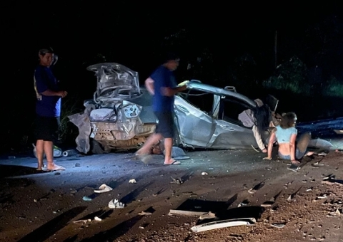 Tragédia na BR-319: Colisão entre carro e caminhonete deixa cinco mortos