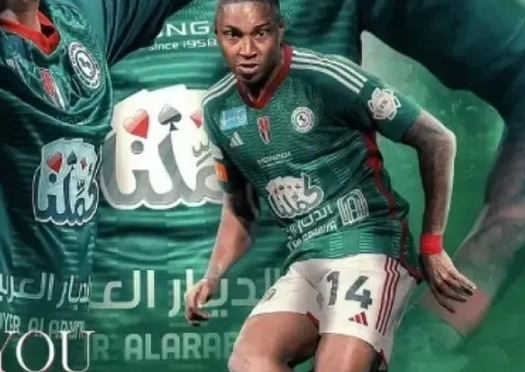 Ex-Flamengo e Inter, Vitinho deixa clube saudita e fica livre no mercado