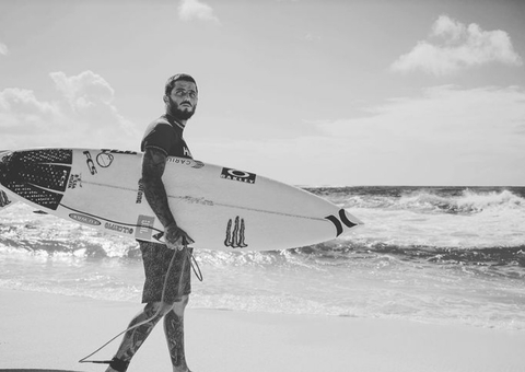 Filipe Toledo cai para 'zebra' japonesa e está eliminado do surfe nas Olimpíadas