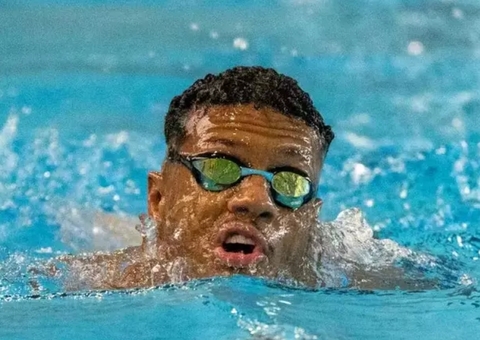 Gabrielzinho confirma vaga na final dos 100 m costas