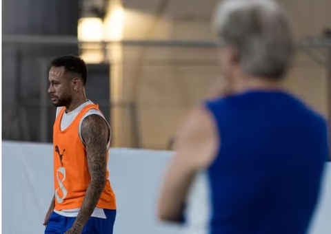 Neymar volta a treinar com grupo do Al-Hilal