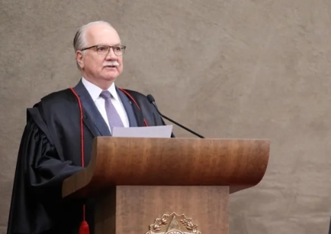 Edson Fachin toma posse como presidente do STF; veja perfil do ministro