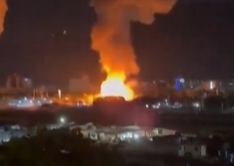 Ataque dos EUA à Venezuela: vídeos mostram noite de explosões em Caracas