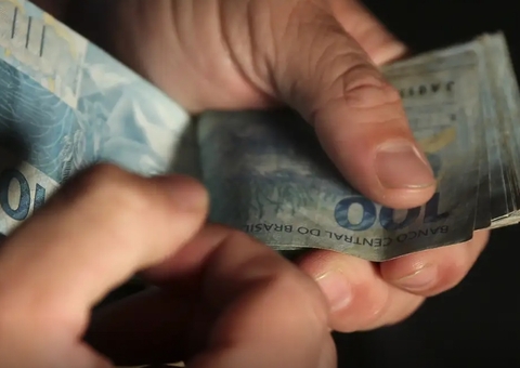 Vereador preso em Manaus: entenda como funciona o crime de 'rachadinha'