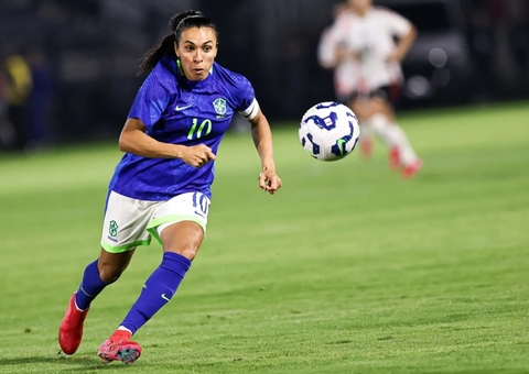 Com Marta titular, Brasil vira sobre o Japão no 2º tempo e vence amistoso