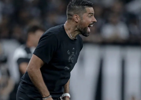 Presidente não segura pressão e frustra diretor ao demitir António Oliveira