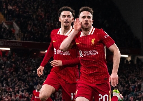 Diogo Jota marcou último gol da carreira em clássico inglês; assista