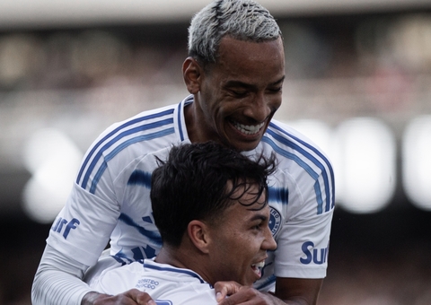 Cruzeiro vence o Botafogo e reassume a liderança do Brasileirão