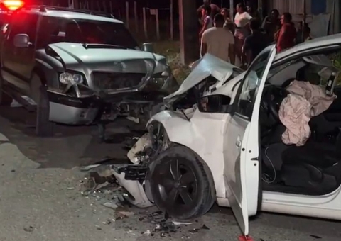 Casal fica ferido durante batida violenta no Ramal do Ipiranga